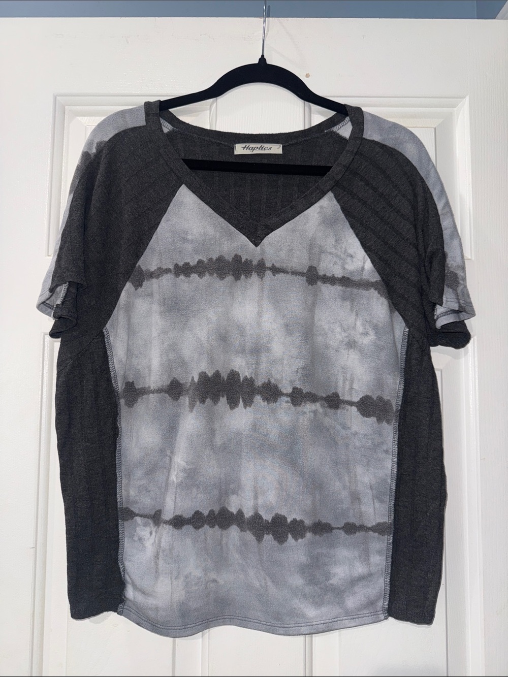 Gray & Black Tie-Dye Raglan Short Sleeve Tee